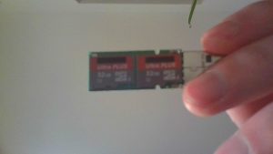 2 SDKarten in auf einen USB Stick gelötet 2x 32 GB :D